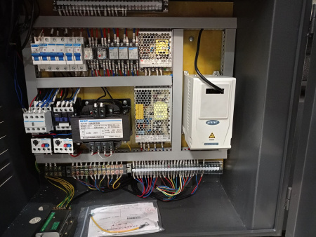 MetalTec MBS 330 CА автоматический колонный ленточнопильный станок