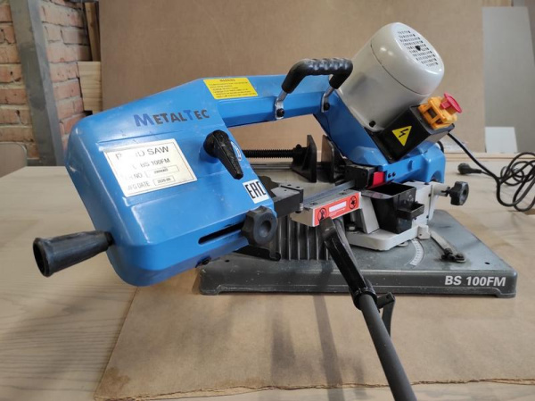 MetalTec BS 100 FM ручной ленточнопильный станок для резки металла