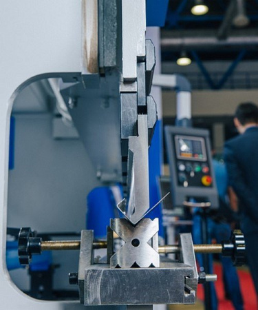 MetalTec HBM 30/1600 (E22) листогибочный гидравлический пресс