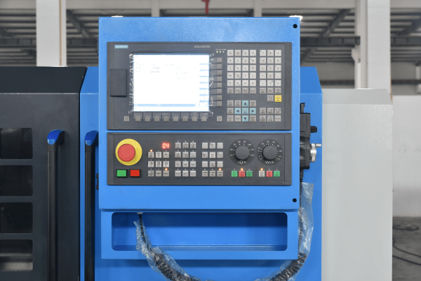 MetalTec CK 36x750 токарный станок c ЧПУ с горизонтальной станиной