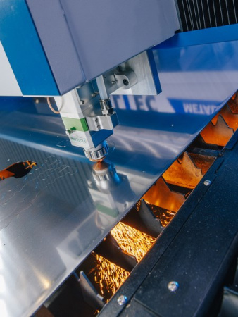 MetalTec 1530 S (1000W) оптоволоконный лазерный станок для резки металла