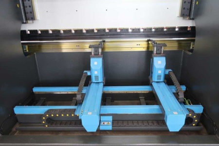 MetalTec HBC листогибочный гидравлический пресс с ЧПУ