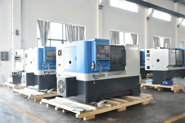 MetalTec CK 35x400 токарный станок c ЧПУ с горизонтальной станиной