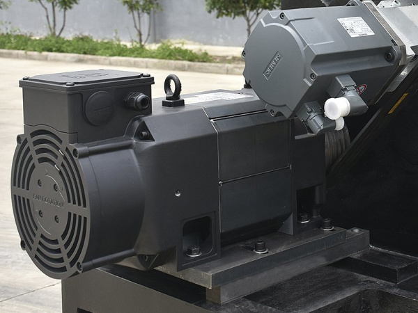 Основаной двигатель станка MetalTec CK 40x750